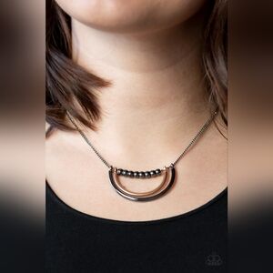Artificial Arches Necklace